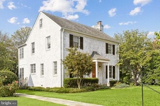 Building Photo - 2348 Nebraska Ave NW