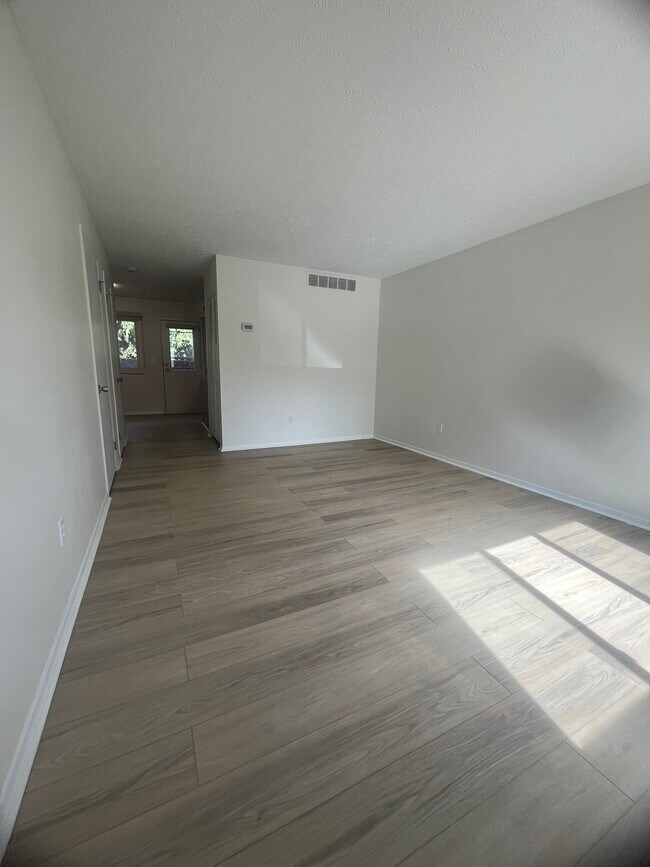 Foto del edificio - 1967 Slaton Ct