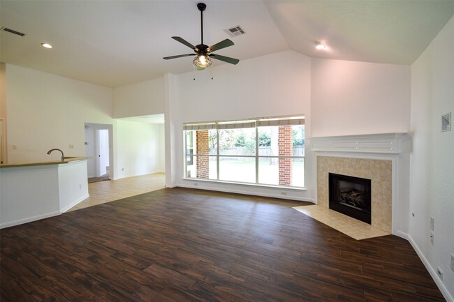 Building Photo - 34 S Rambling Ridge Pl