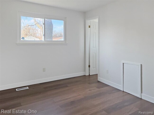 Foto del edificio - 15760 Oakbrook St