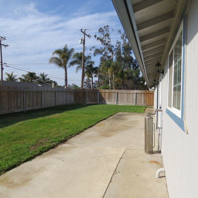 Building Photo - 3 br, 2 bath House - 2431 Callender Road