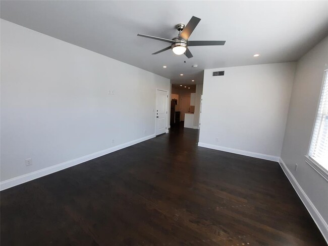 Building Photo - 4926 San Jacinto St