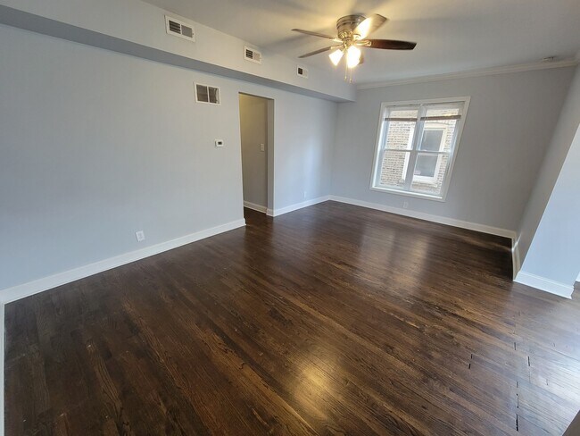 Foto del edificio - 4849 N Sawyer Ave