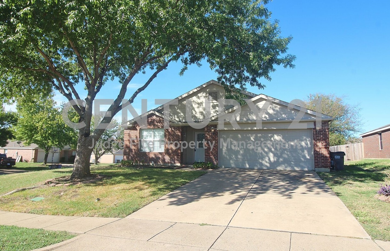 Foto principal - Well Maintained 3/2/2 Situated on Corner L...