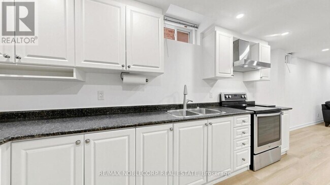 Building Photo - 103 Longhouse St