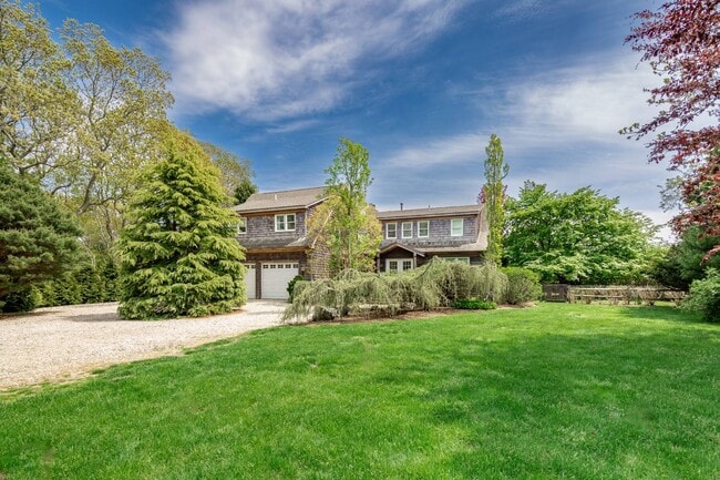 Building Photo - 869 Head of Pond Rd