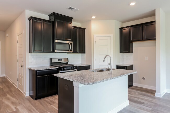 Building Photo - 226 Telford Dr