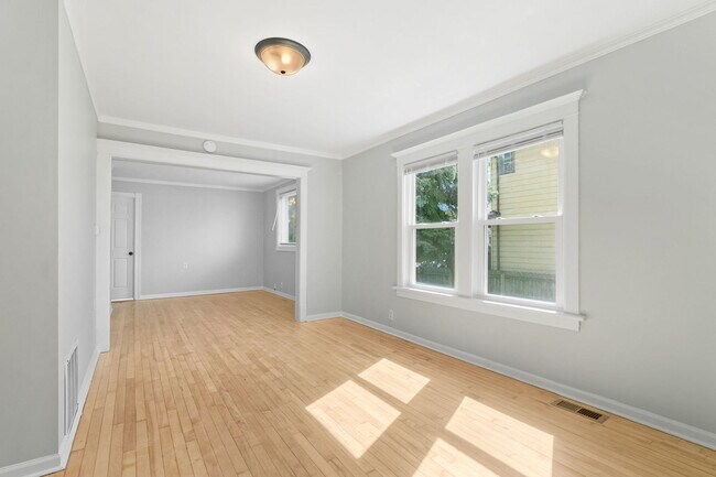 Foto del edificio - 1144 N Austin Blvd