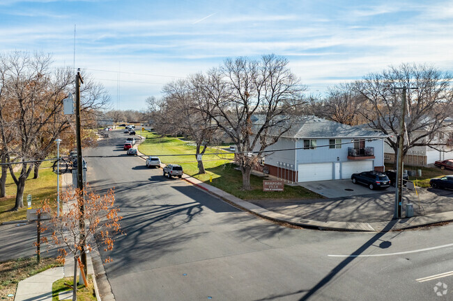 Building Photo - Hampden Villa