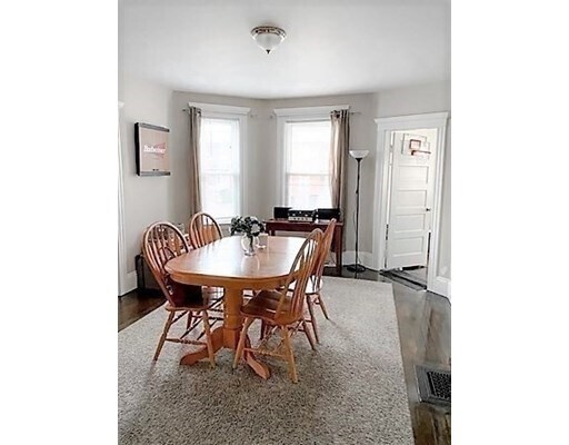 Foto del edificio - 43 Maple Ave