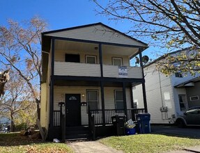 Building Photo - 203 Cherry St
