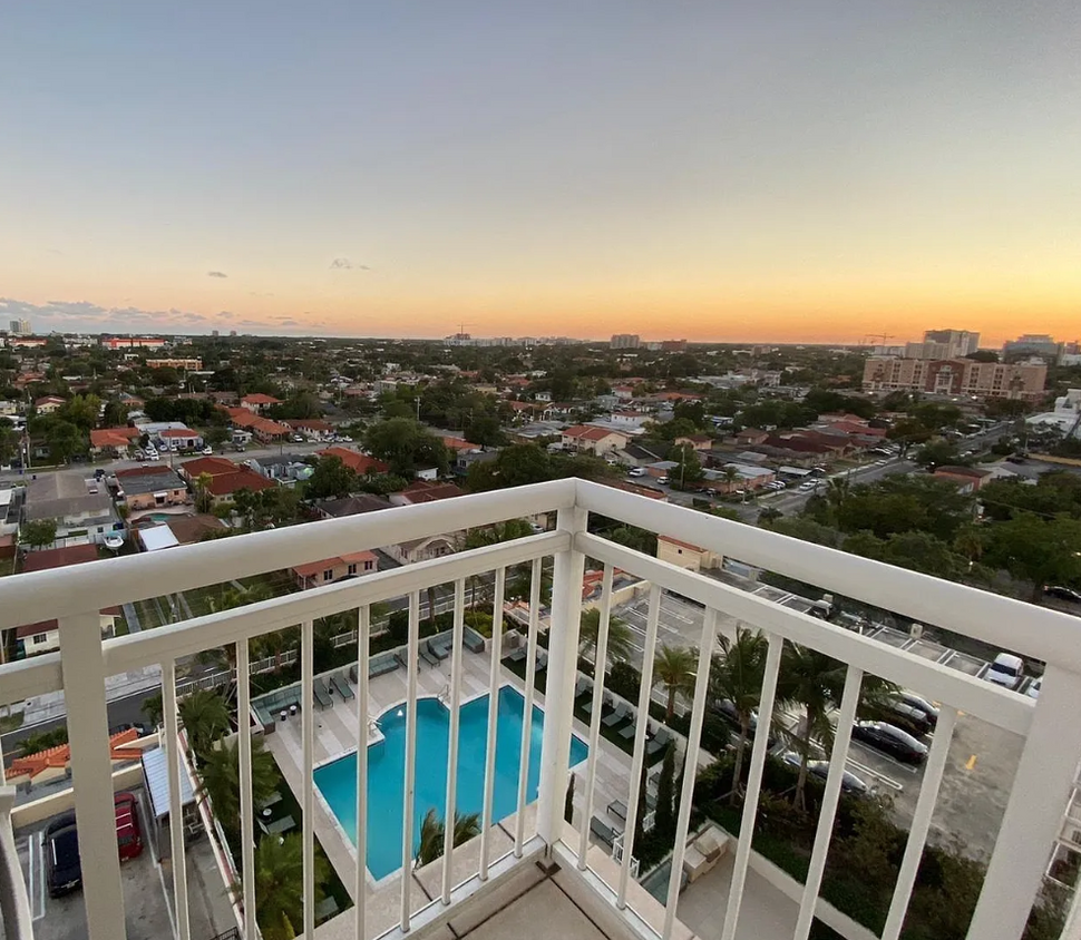 Foto principal - 3000 Coral Way