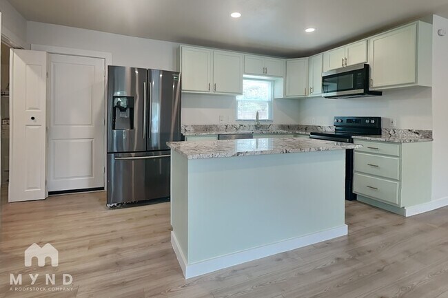 Foto del edificio - 11427 Broadmoor Dr