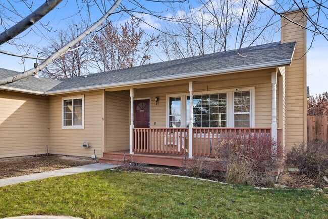 Foto del edificio - 2074 N Siesta Ave