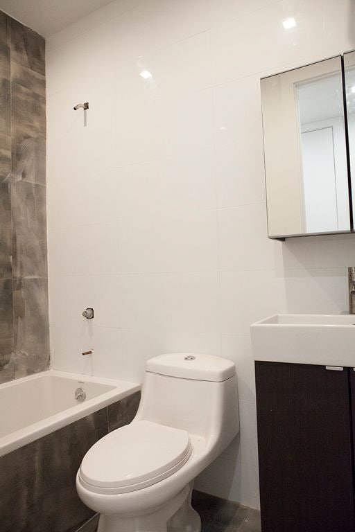 Interior Photo - 59-23 Woodbine St