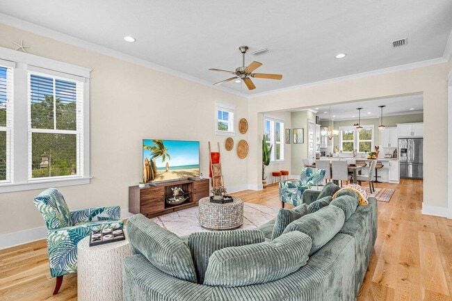 Building Photo - 6 Wilkes Rd