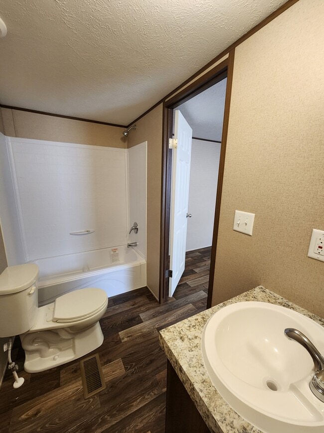 Foto del edificio - 2408 Park Edge Way