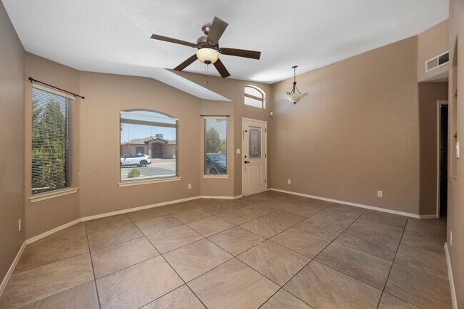 Foto del edificio - BEAUTIFUL HORIZON HOME PET FRIENDLY