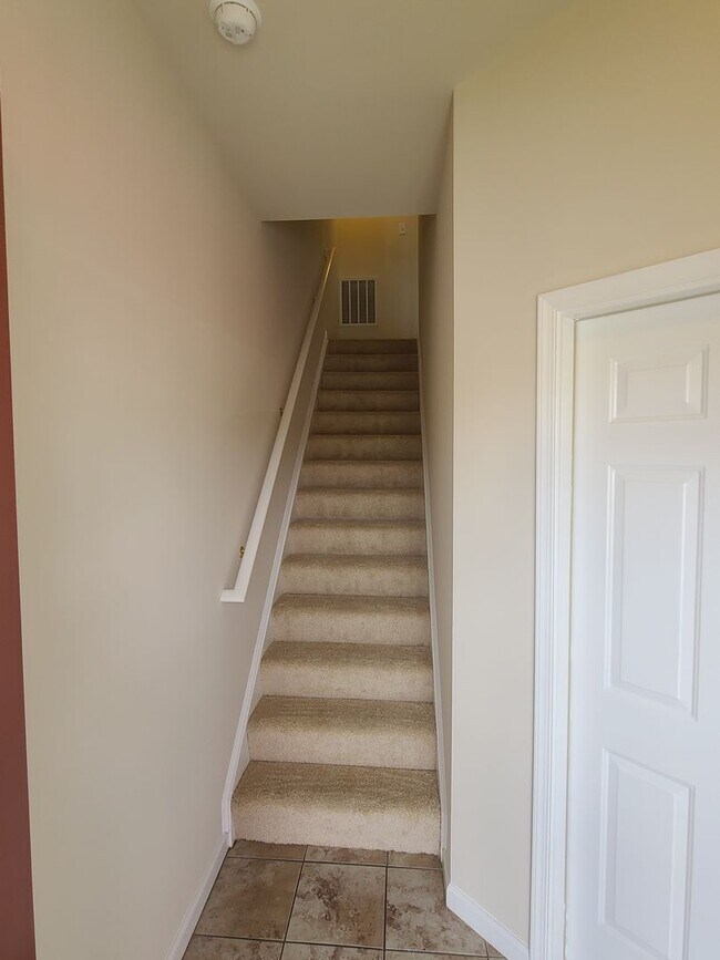 Foto del edificio - 3 Bedroom 2 1/2 Bath Townhome for Rent in ...