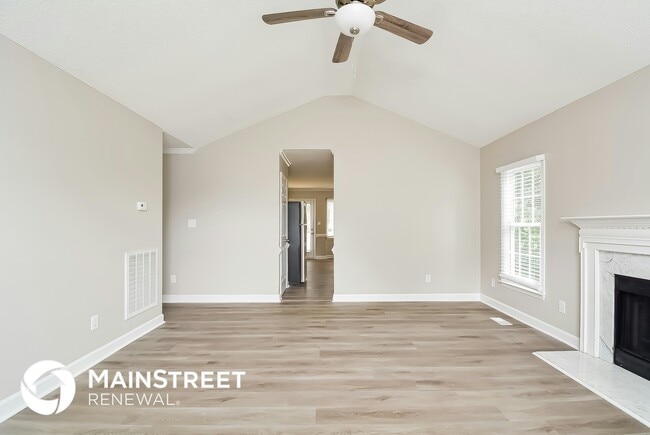 Building Photo - 3217 Peachford Ln