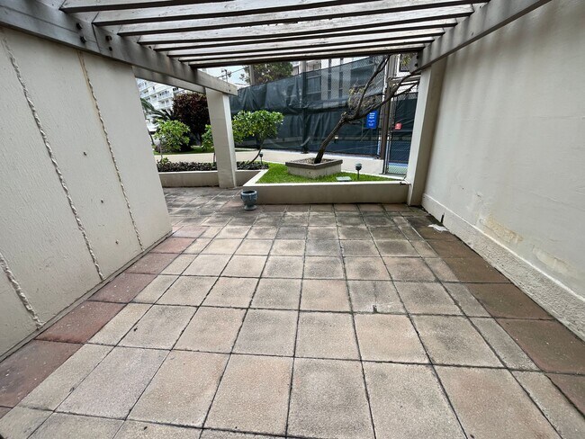 Foto del edificio - Yacht Harbor Towers (Ala Moana)-1282 sf, 2...