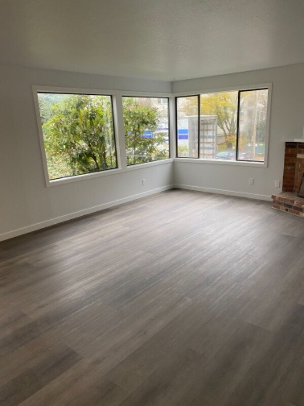 Foto del edificio - 11222 Corliss Ave N