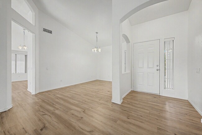 Foto del edificio - 20633 N 63rd Dr