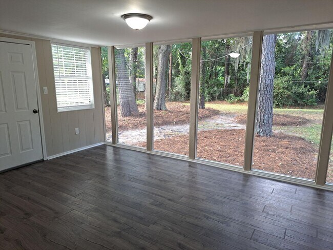 Foto del edificio - 9611 Dunwoody Dr