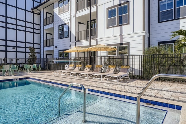 Building Photo - Magnolia at Palm Bay