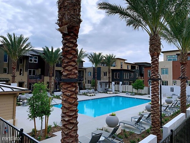Foto del edificio - 2 br, 2.5 bath Townhome - 7416 Solstice Place