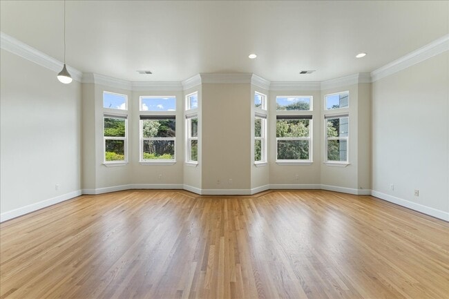 Building Photo - 4619 Lincoln Way