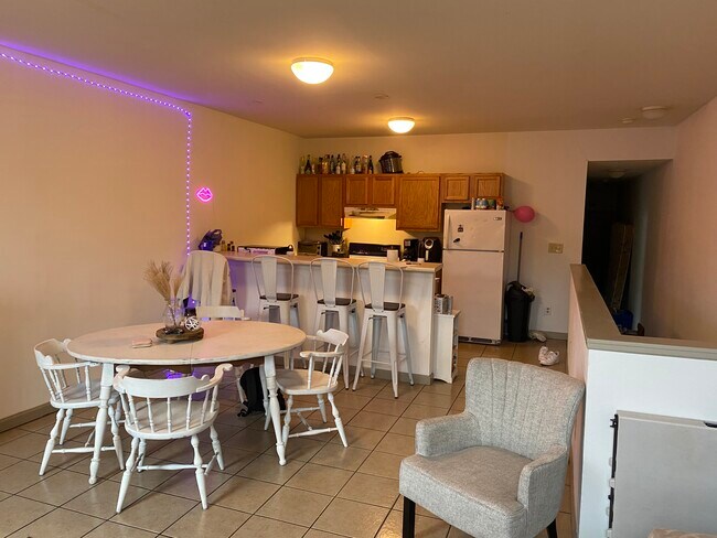 Foto del edificio - 1712 W Diamond St