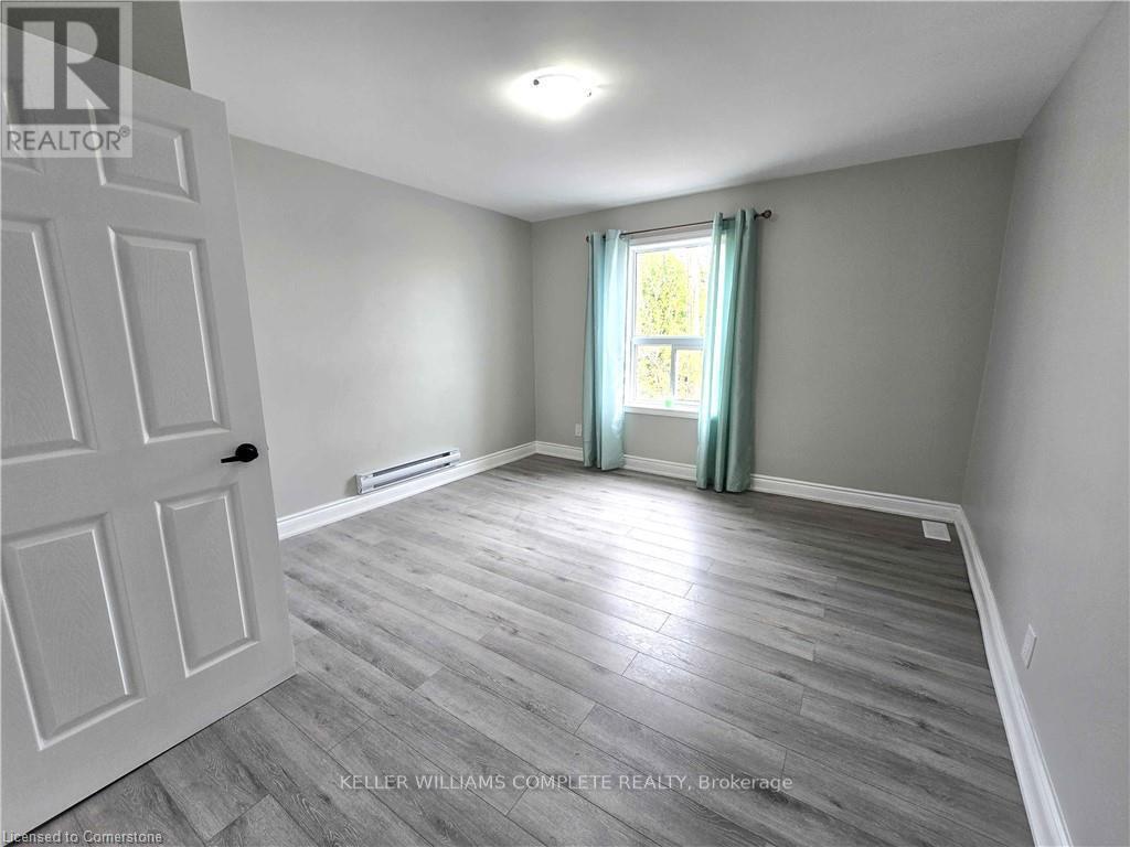 Photo principale - 300-300 Balmoral Ave N