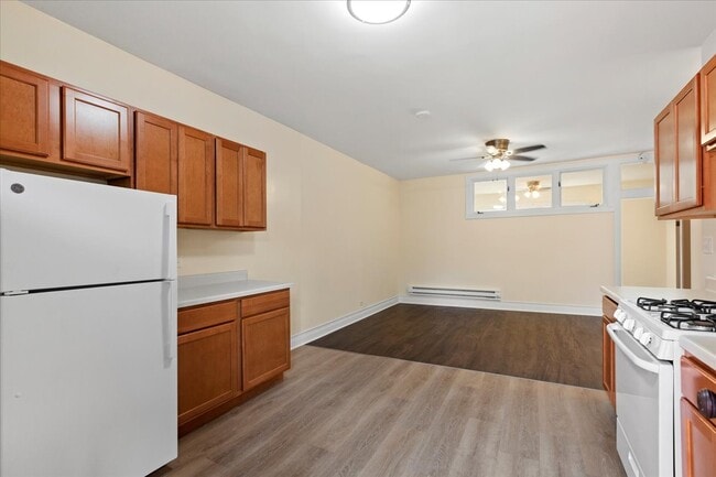 Building Photo - 2516 N Lincoln Ave