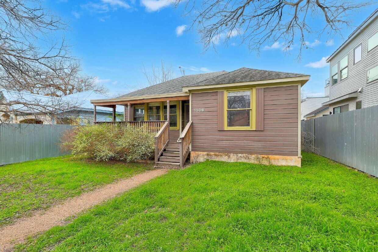 Foto principal - 1309 E 13th St
