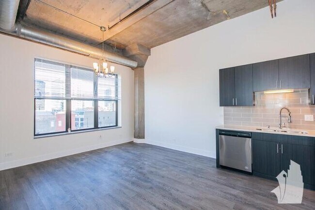 Building Photo - 2031 S Michigan Ave