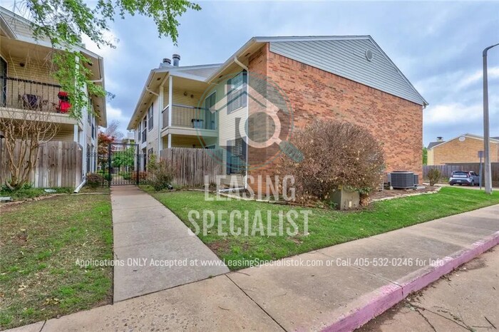 Primary Photo - 2 Bed 2 Bath Gated Garden Condo Near OU