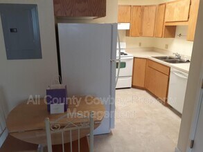 Building Photo - 1657 N 5th St