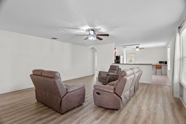 Foto del edificio - 5503 Chase Cyn