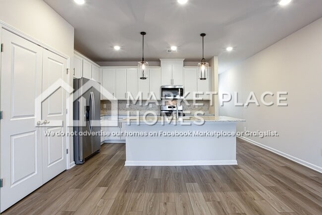 Building Photo - 2121 Avalon Rdg