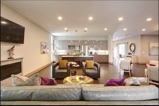 Building Photo - 15405 Long Vista Dr