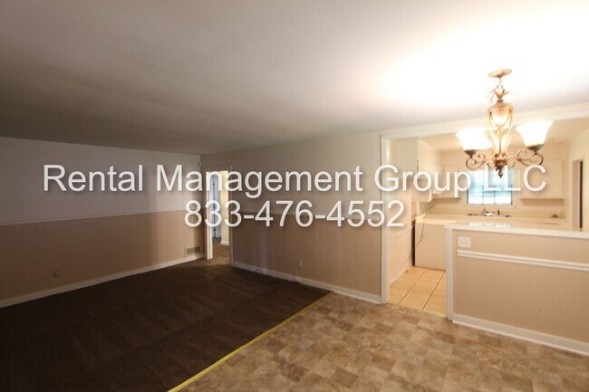 Building Photo - New On The Market with Fresh Updates!!