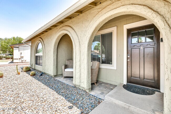 Foto del edificio - 10655 E Mercer Ln