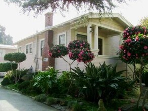 Building Photo - 5428 Claremont Ave