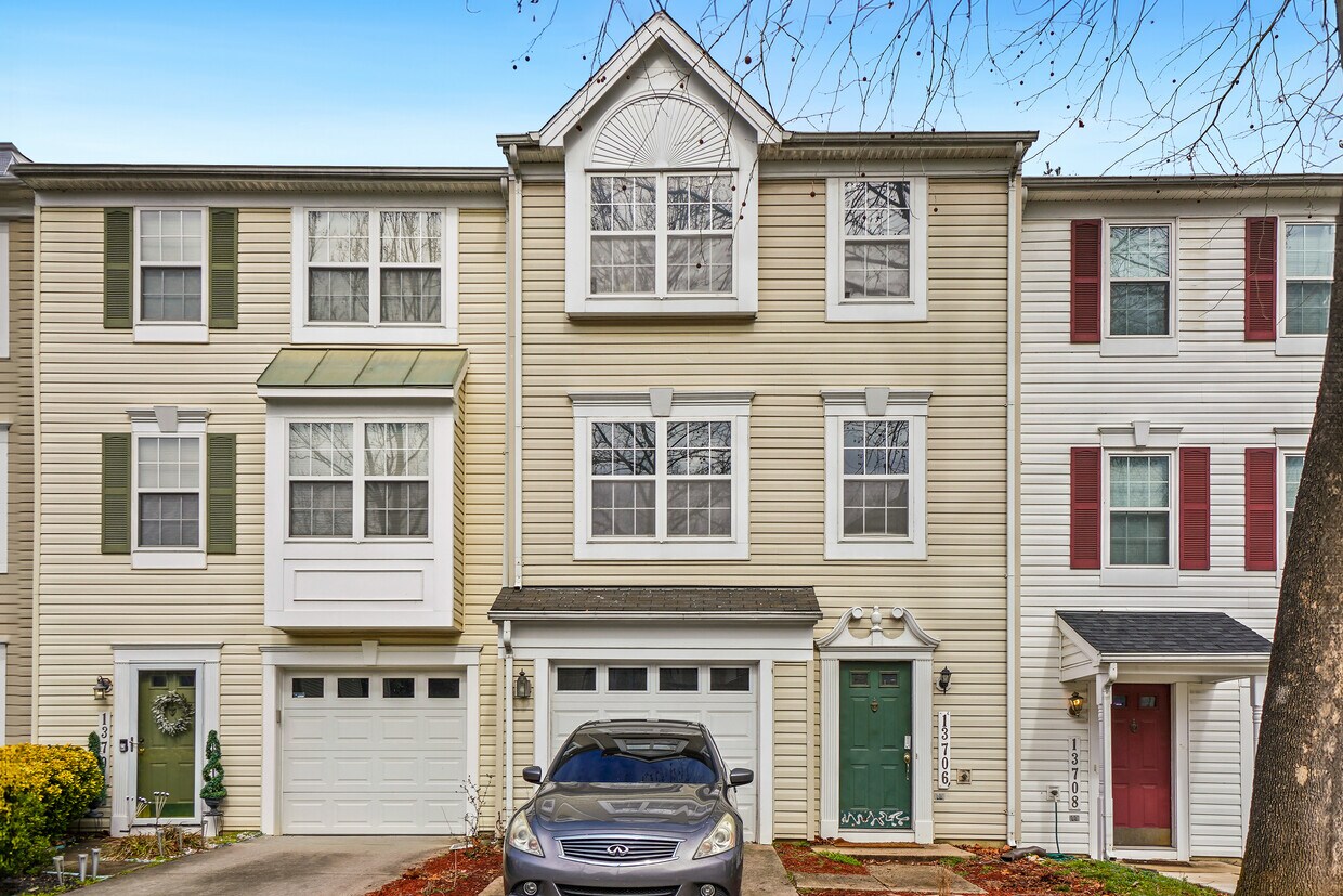 Foto principal - 13706 Captain Marbury Ln