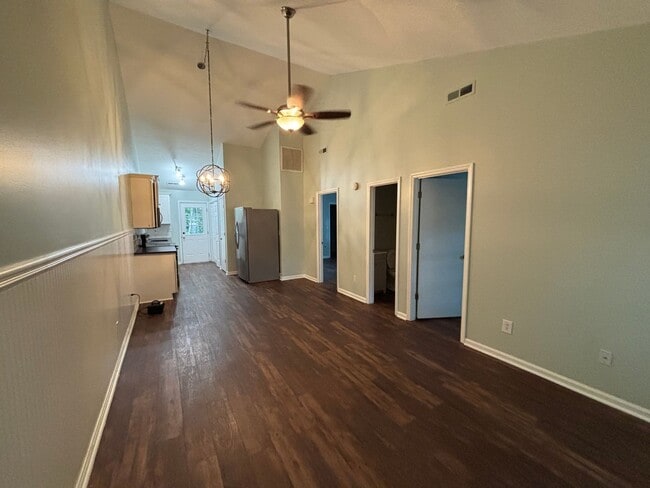 Building Photo - 5202 Fox Ct