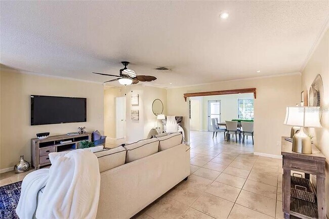 Foto del edificio - 1068 Hudson Rd