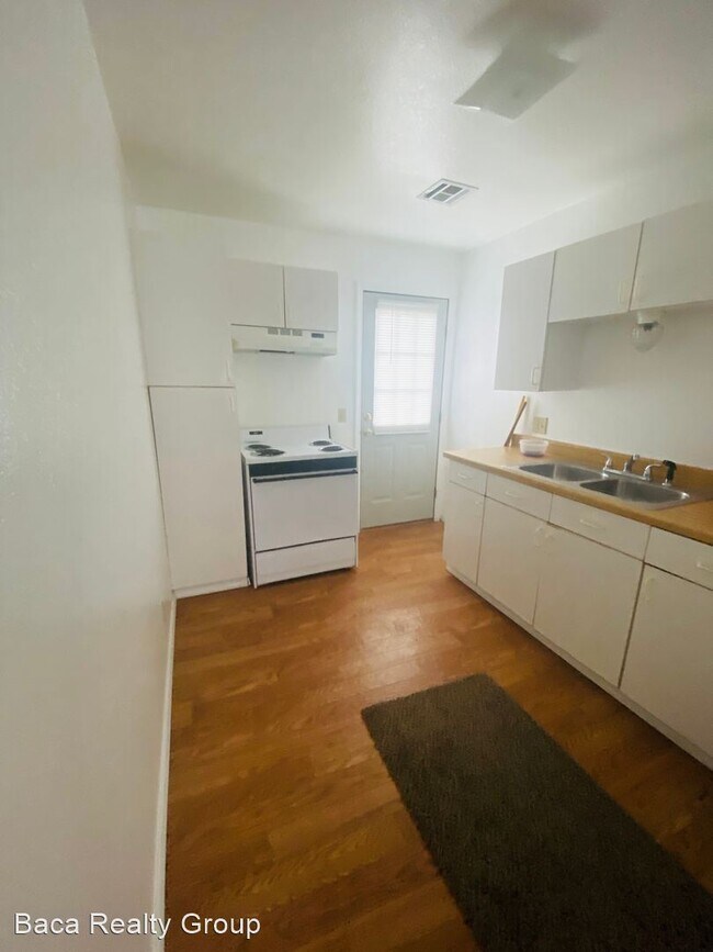 Foto del edificio - 2 br, 1 bath House - 211 S. Pecan St.