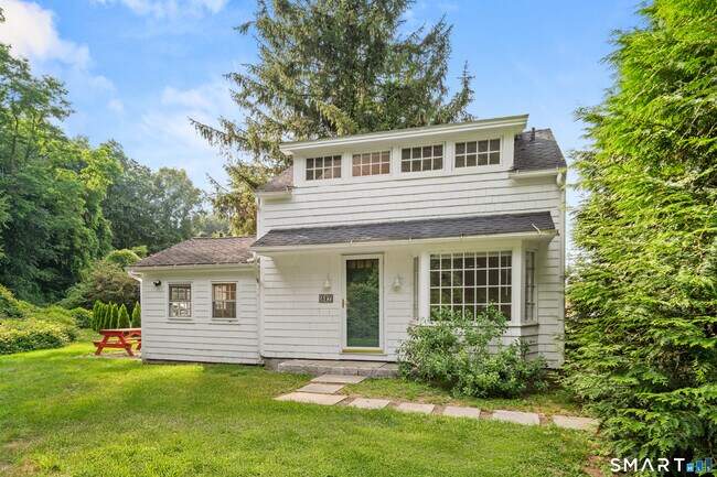 Foto del edificio - 527 Danbury Rd