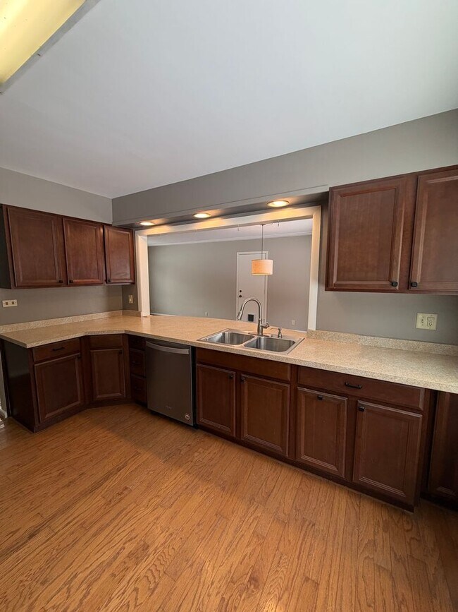 Foto del edificio - AVAILABLE NOW- 3 BED 2 BATH Home!